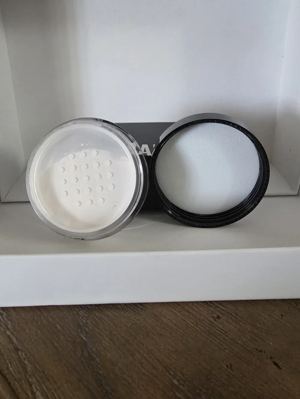 IL Makiage Transparent Loose Powder